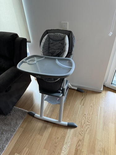 Kinderstuhl mit tisch - kinderstuhl,